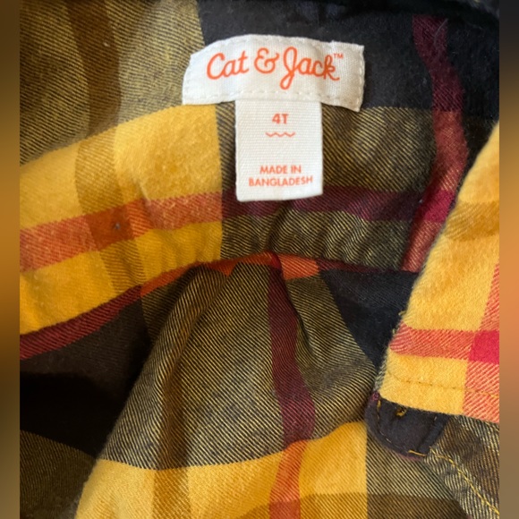 1 OldNavy Toddler Boy,Size-5T flannel & 1 Cat&Jack Toddler Boy,Size-4T flannel - Picture 3 of 5